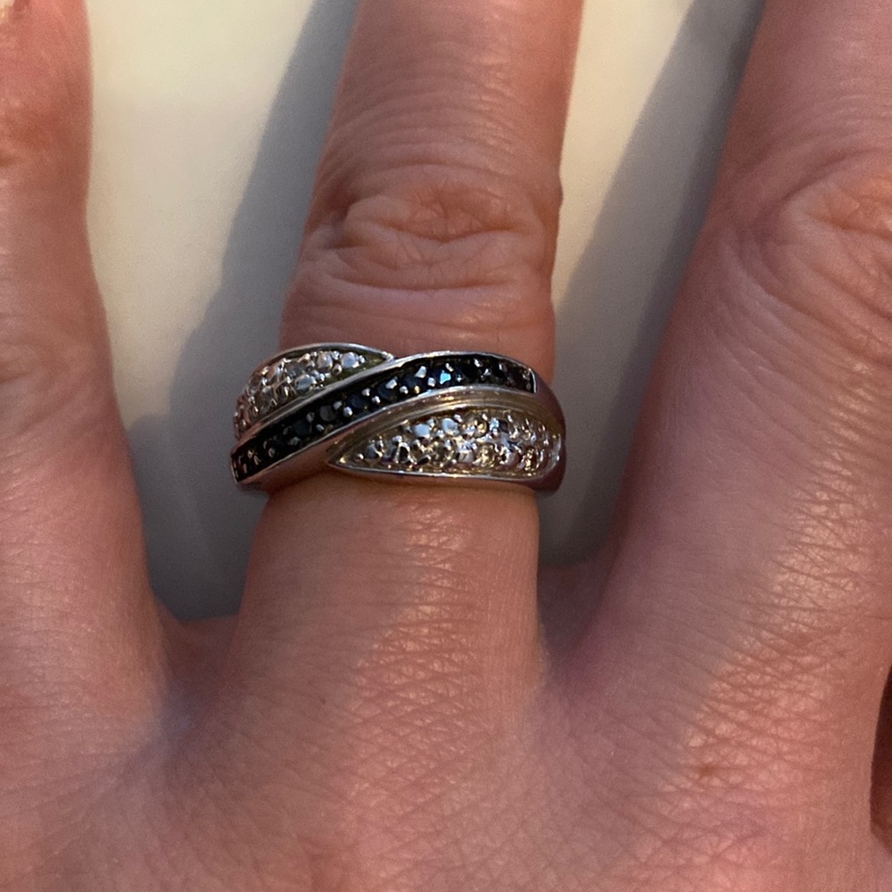 Silver Toned Black & White CZ sz 8.5 ring